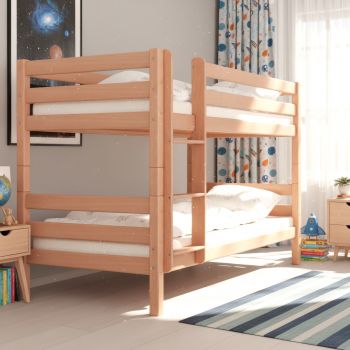 Etagenbett aus massiver Buche mit Matratze und weißer Bettwäsche, Kinder im unteren und oberen Bett, ideal für Kinderzimmer